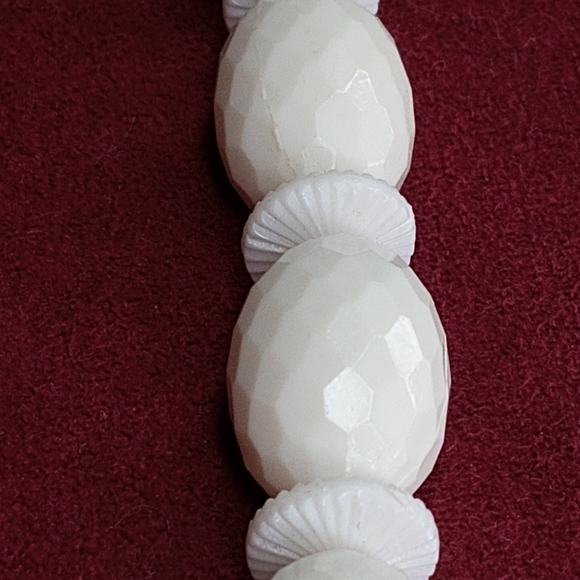 Vtg Textured Bead Necklace - Picture 2 of 4